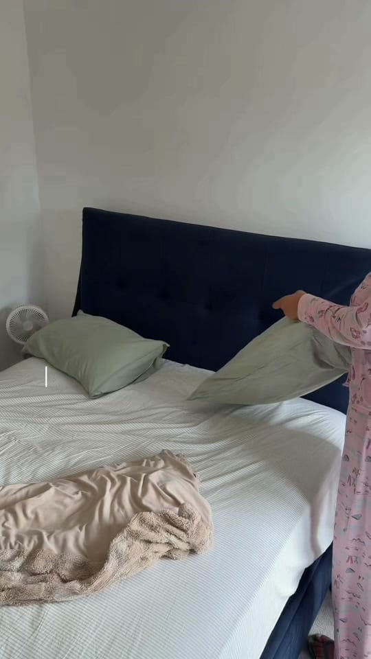 Post 1 by Pee Diary 👄 on TikTok (video)