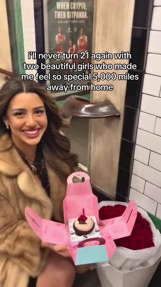 Post 4 by Sophia Lauren | Social Media on TikTok (video)