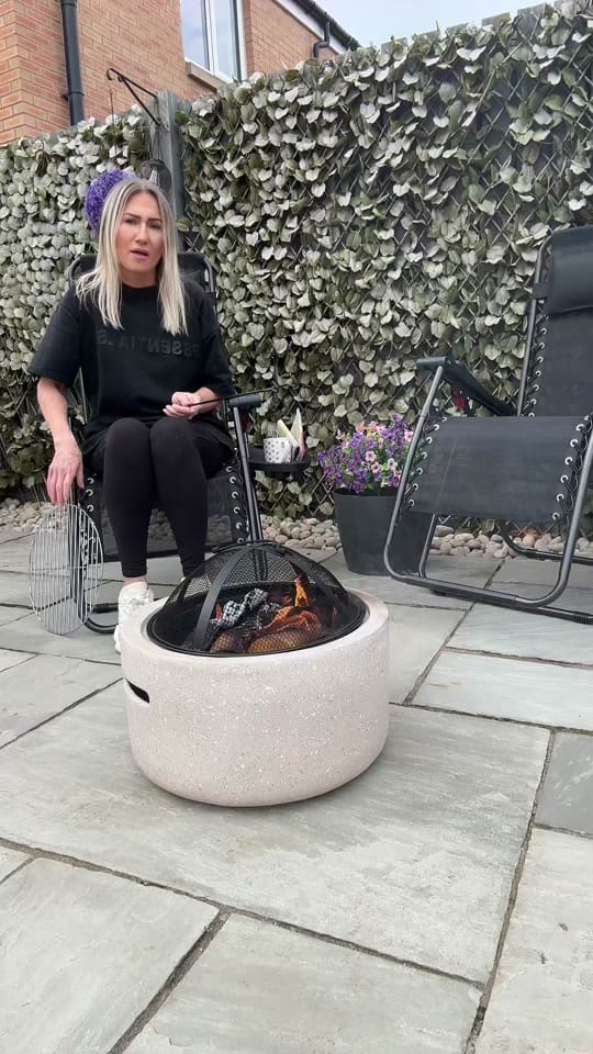 Post 2 by Kerry💕 on TikTok (video)