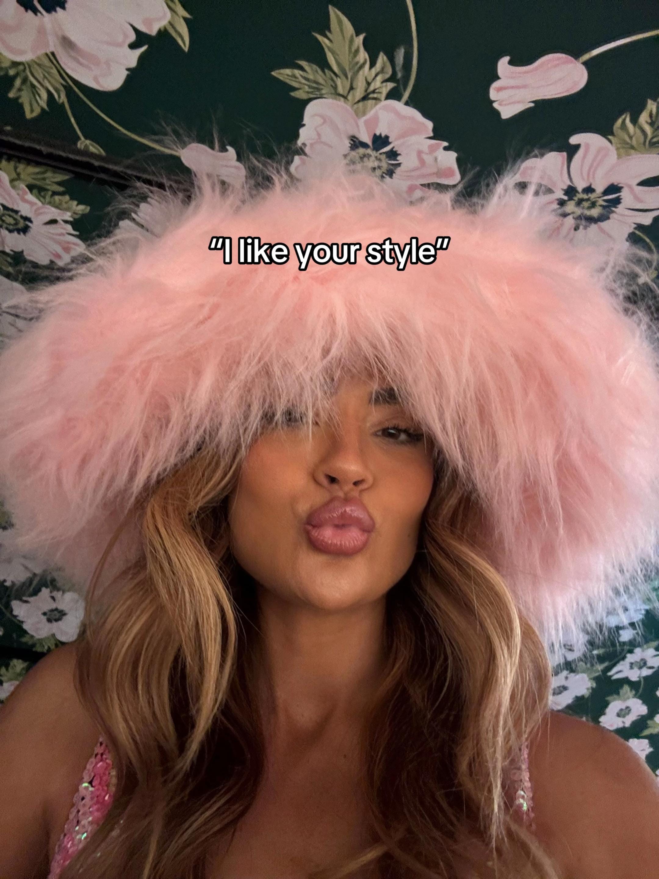 Post 2 by Leigh Woodz on TikTok (video)