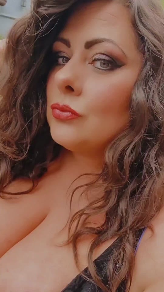 Post 8 by Curvy Mumma Fashion 💖 on TikTok (video)