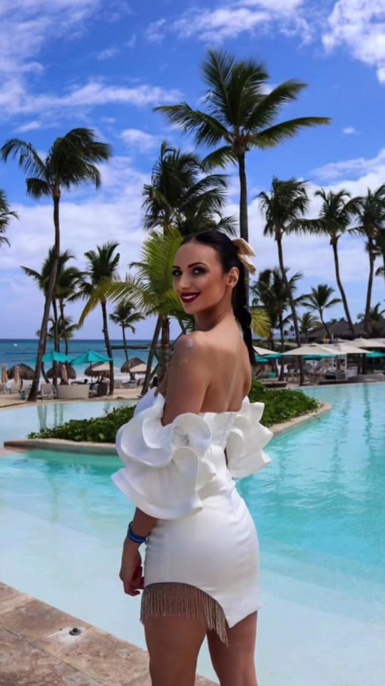 Post 3 by carmensurugiu.com on TikTok (video)