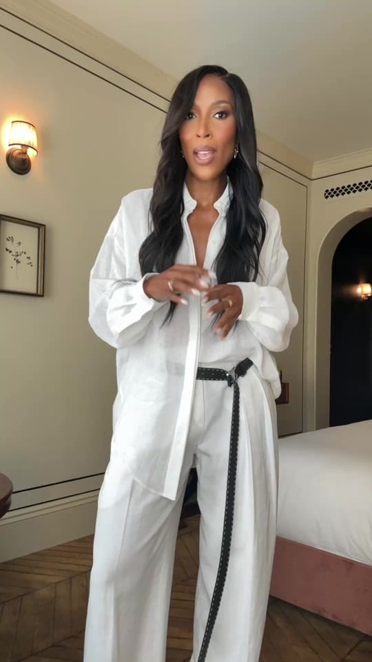 Post 9 by Sasha Exeter on TikTok (video)