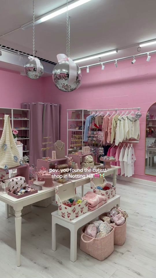 Post 5 by lyna.london on TikTok (video)
