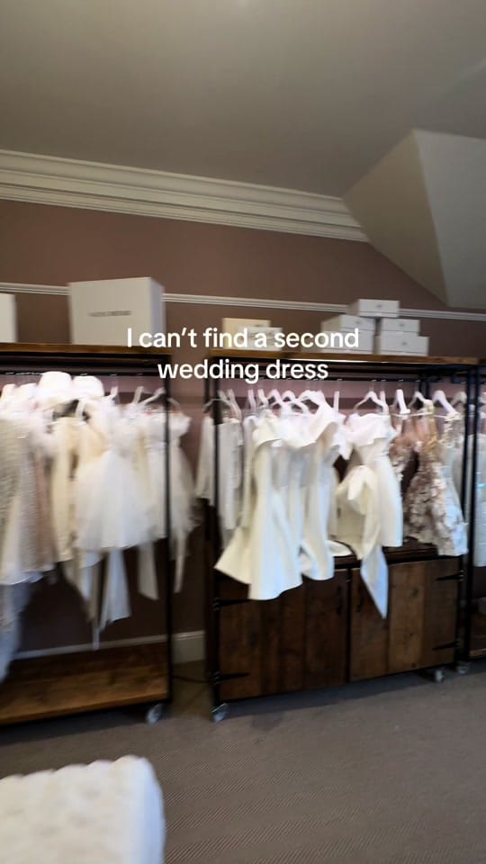 Post 9 by MINNIE MAY CLOSET | HIREUK on TikTok (video)