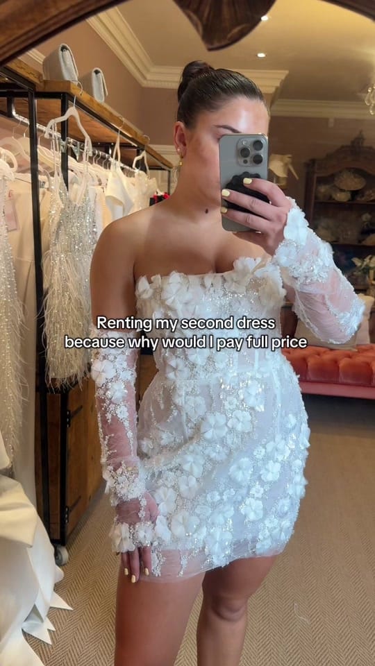Post 8 by MINNIE MAY CLOSET | HIREUK on TikTok (video)
