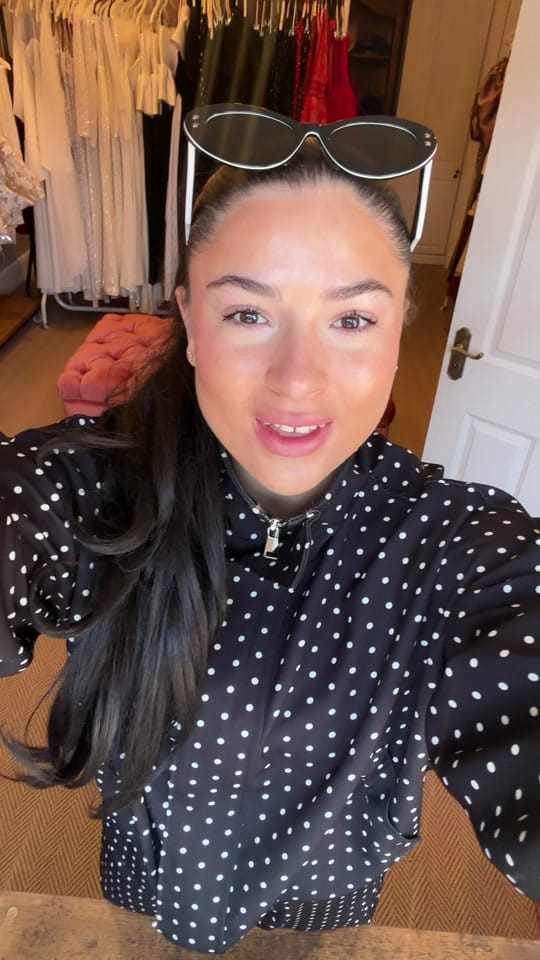 Post 5 by MINNIE MAY CLOSET | HIREUK on TikTok (video)