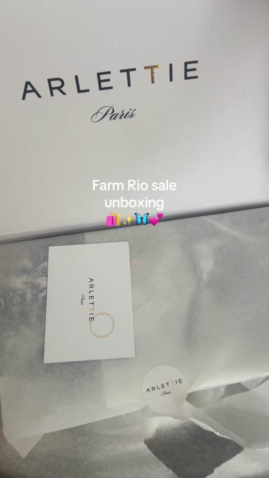 Post 5 by Nina Lisa on TikTok (video)