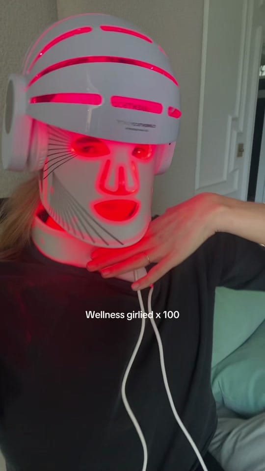 Post 2 by Nina Lisa on TikTok (video)