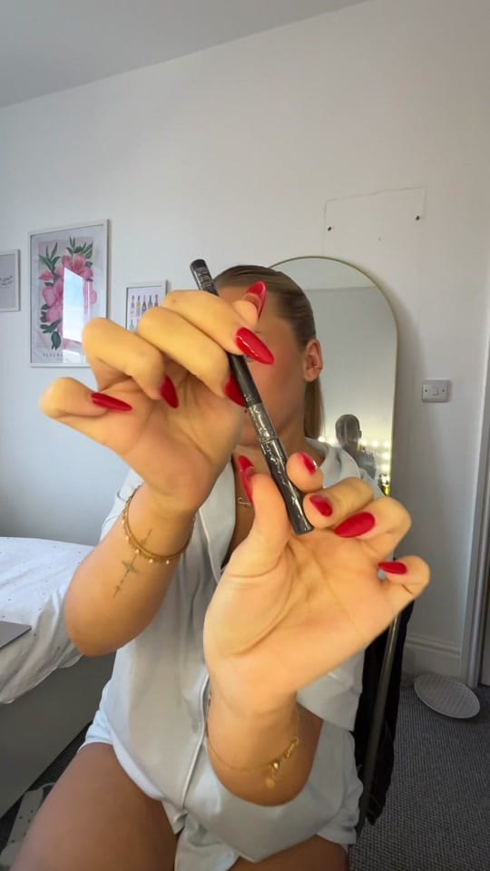 Post 8 by Chloe Harmer ⭐️ on TikTok (video)