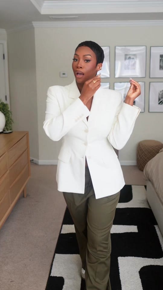 Post 4 by Maya Galore on TikTok (video)