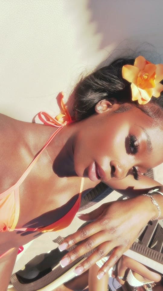 Post 4 by Lorin Hilton on TikTok (video)