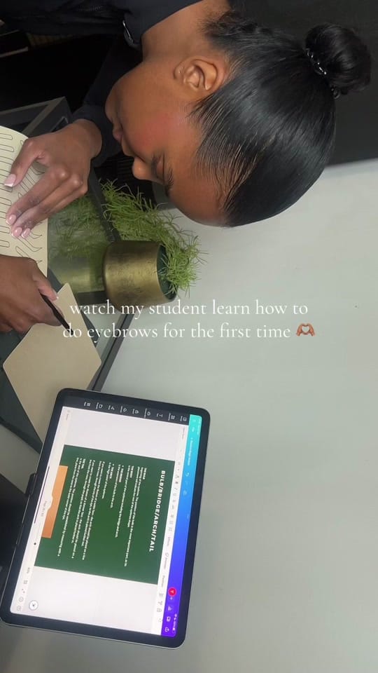 Post 6 by Yasmin | Lashes | Brows 💚 on TikTok (video)