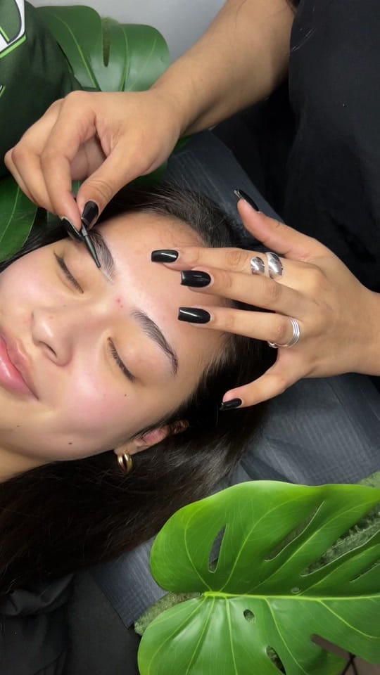 Post 9 by Yasmin | Lashes | Brows 💚 on TikTok (video)