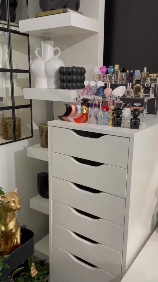 Post 3 by Sophie Georgiou on TikTok (video)