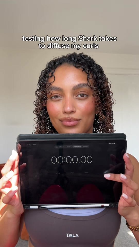 Post 4 by Paris on TikTok (video)