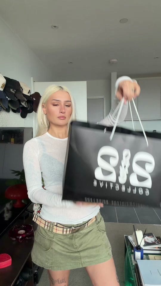 Post 4 by Charly on TikTok (video)