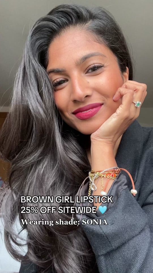 Post 4 by Nupoora on TikTok (video)