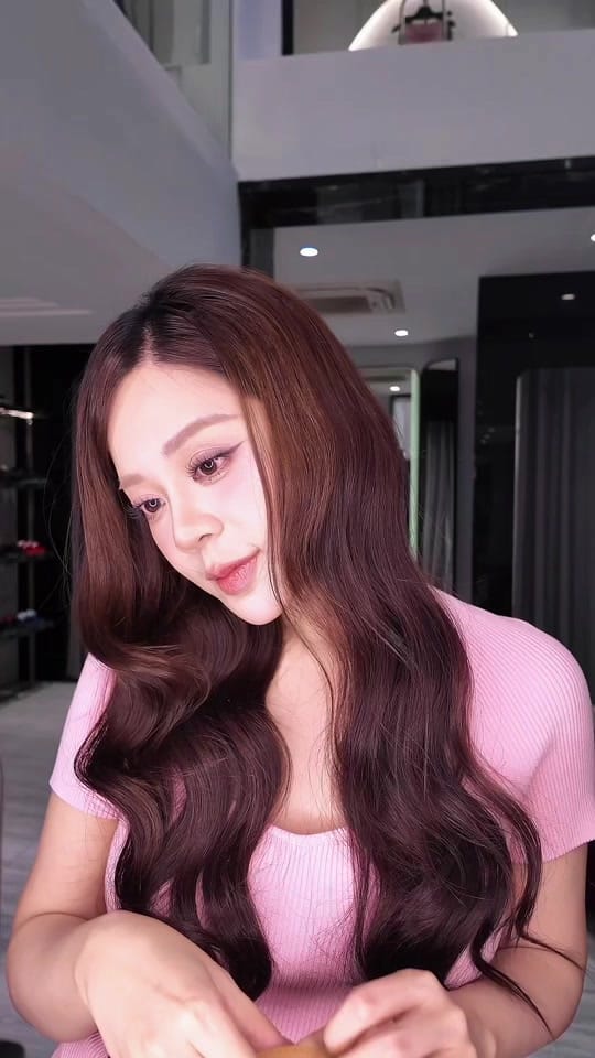 Post 3 by LinhLinh Founder LaPeonyBeauty on TikTok (video)