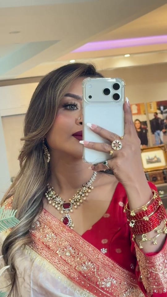 Post 6 by Selina Manir on TikTok (video)