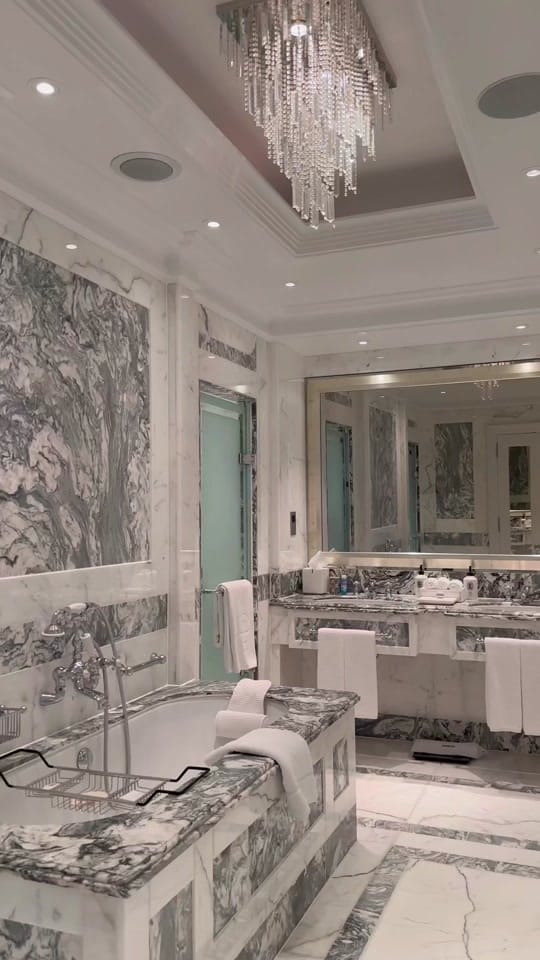 Post 8 by voguemagic on TikTok (video)