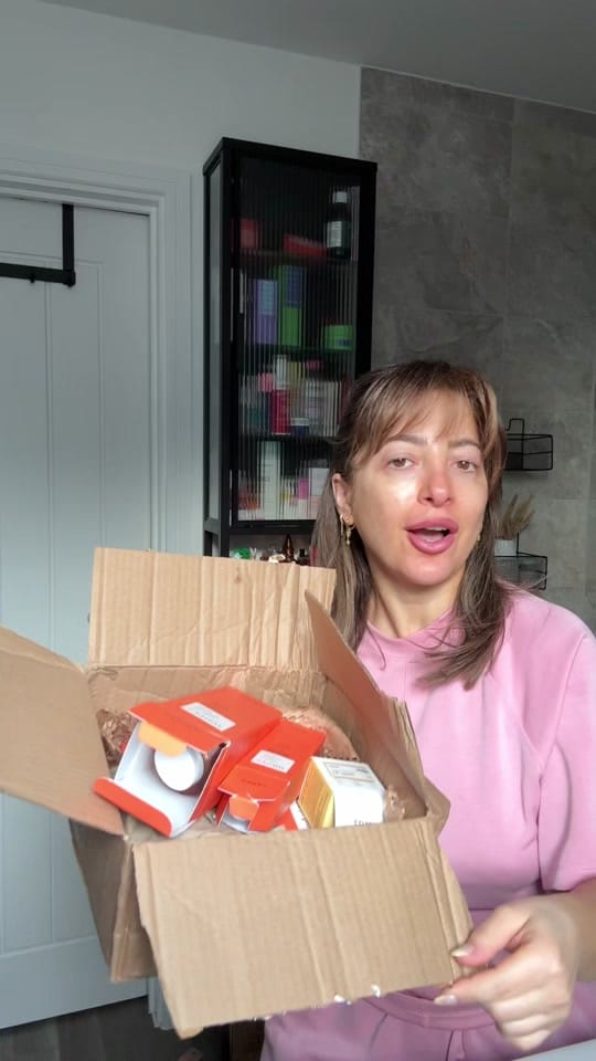 Post 3 by Joanna Georgina on TikTok (video)