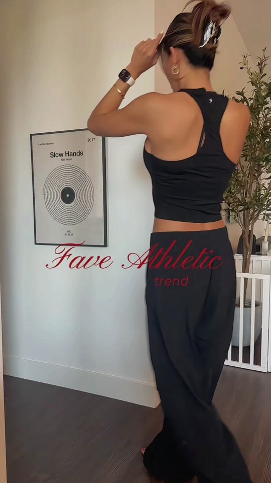 Post 5 by Chelsea | Content Creator  ◡̈ on TikTok (video)