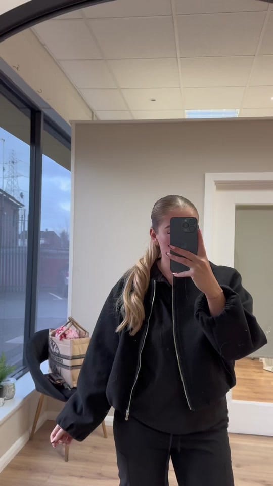 Post 2 by karliemallon on TikTok (video)