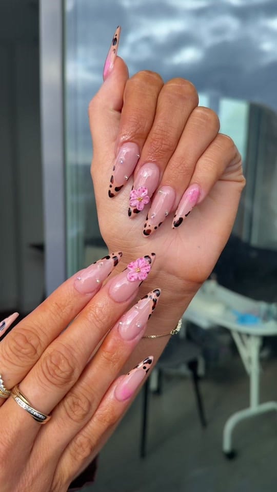 Post 4 by MCR/ LDN Nail tech💅 on TikTok (video)