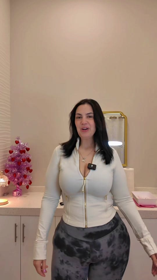Post 10 by Prettynailsbyclaudia on TikTok (video)
