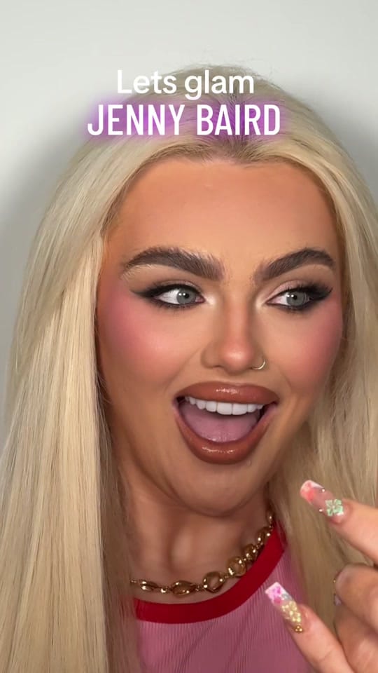 Post 4 by Jamie Barrie MUA on TikTok (video)