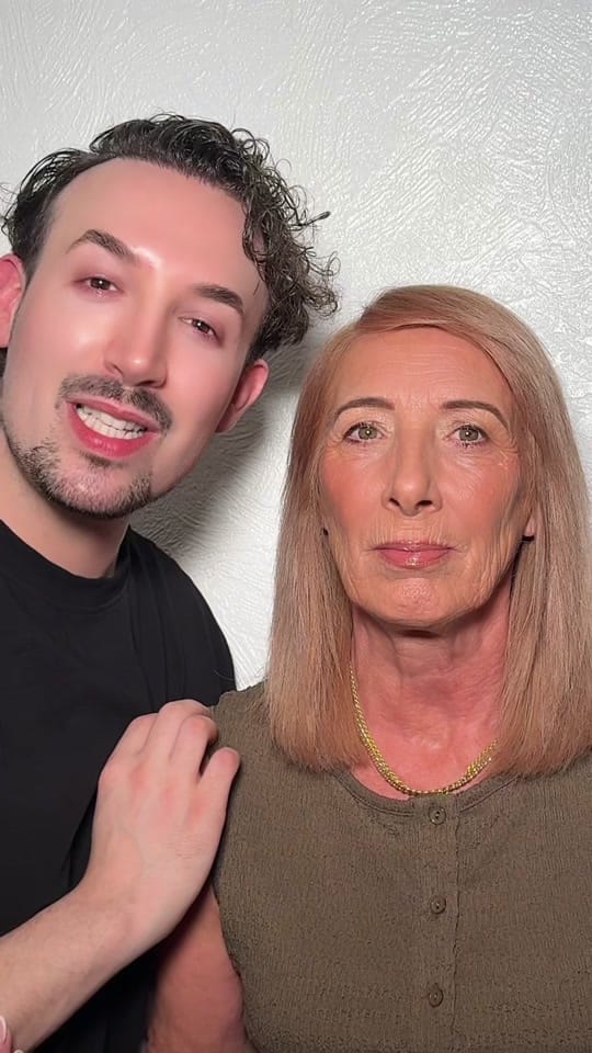 Post 2 by Jamie Barrie MUA on TikTok (video)