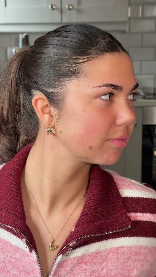 Post 8 by Jamie Barrie MUA on TikTok (video)