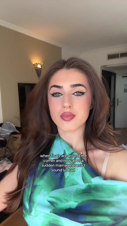 Post 4 by nadine 🇸🇾 on TikTok (video)
