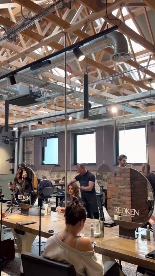 Post 1 by Georgia on TikTok (video)