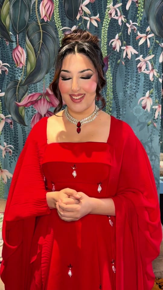Post 4 by Hossnabeauty on TikTok (video)