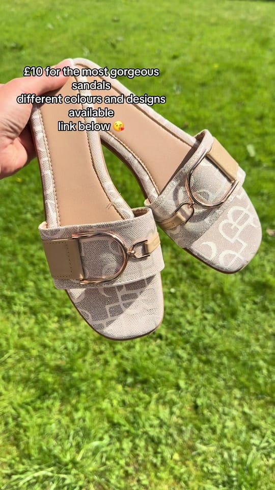 Post 4 by itsmolliesworld on TikTok (video)