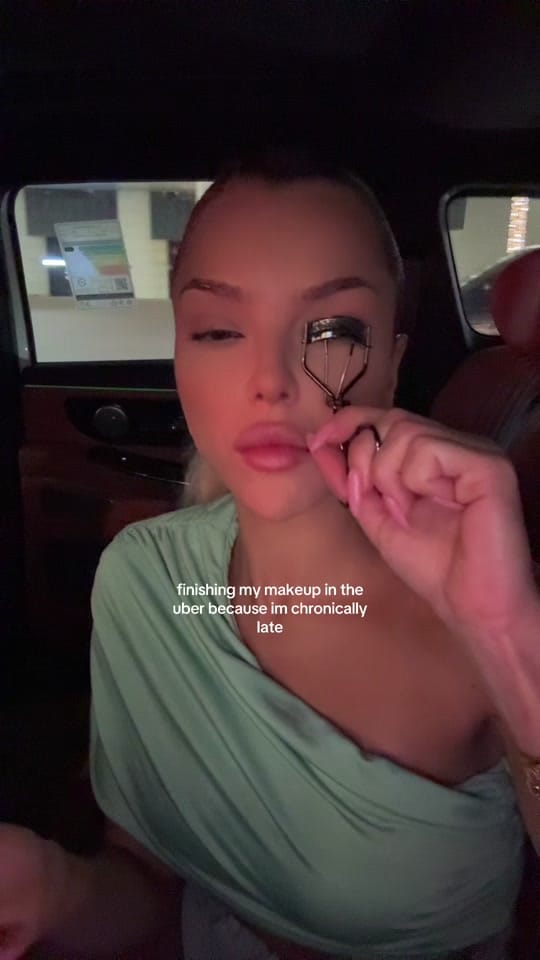 Post 4 by Jennie Dimova on TikTok (video)