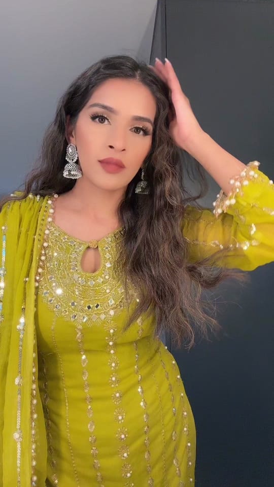 Post 10 by Nila on TikTok (video)
