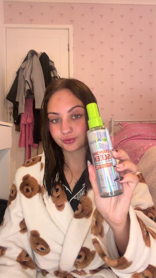Post 2 by angelholly._ on TikTok (video)