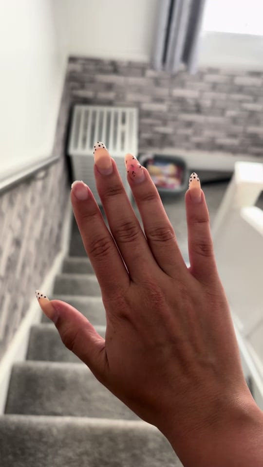 Post 6 by angelholly._ on TikTok (video)