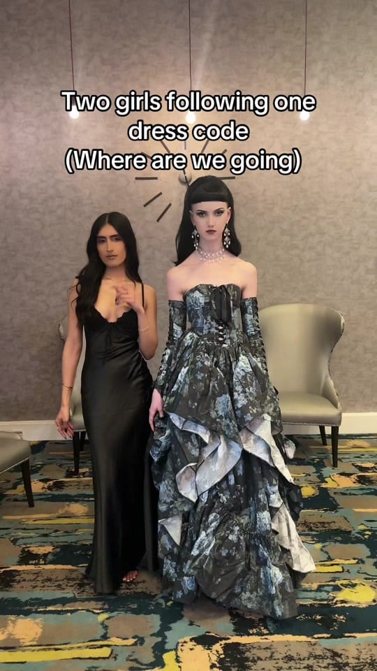 Post 1 by Bèvellystrange on TikTok (video)