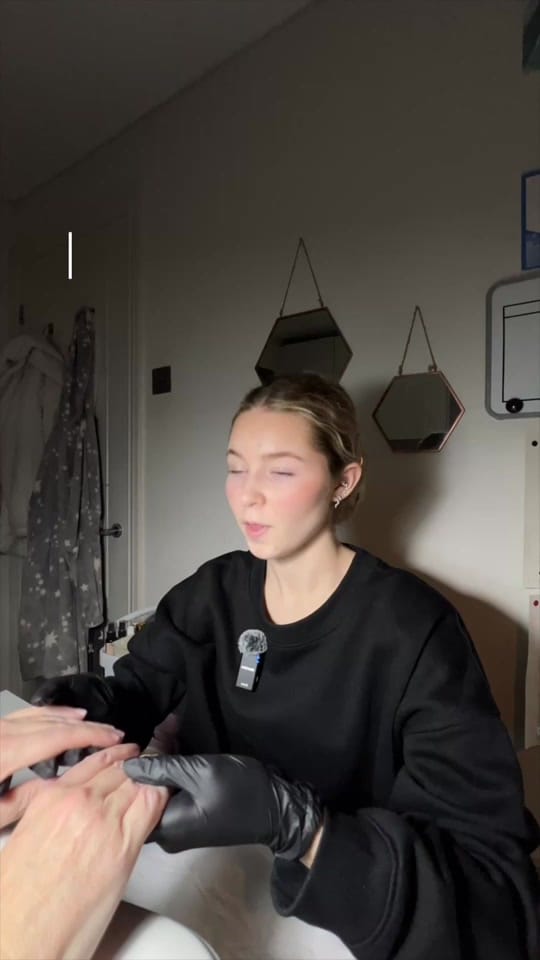 Post 7 by Evaznailz on TikTok (video)