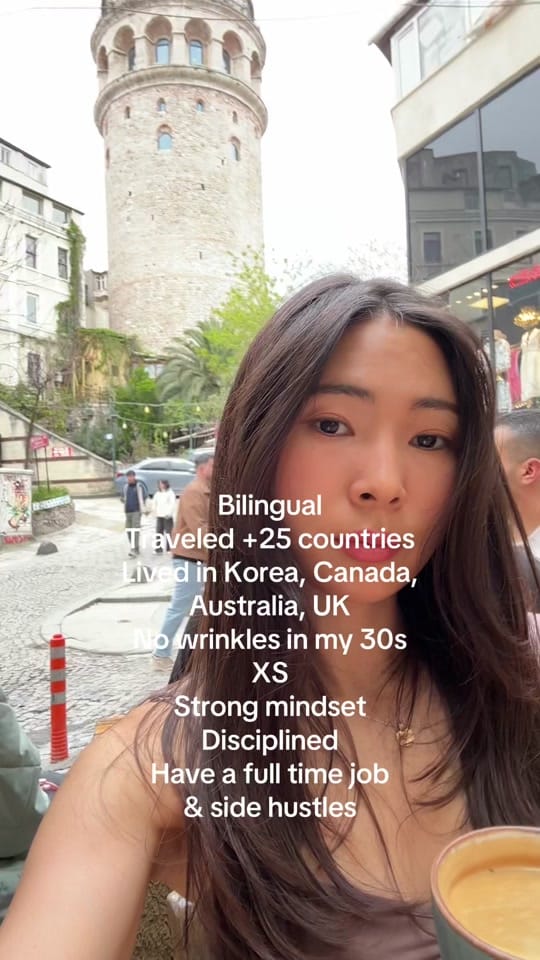 Post 1 by Mia on TikTok (video)