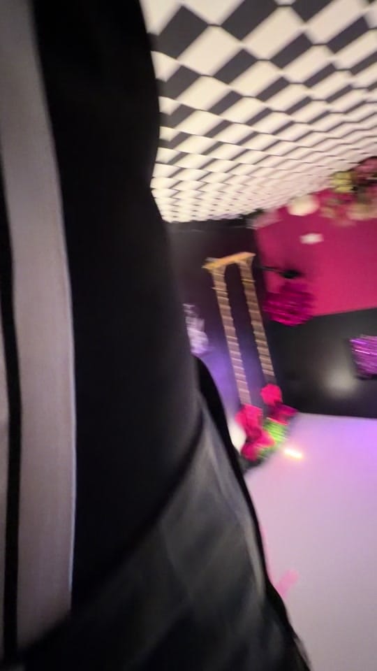 Post 4 by Ashley Thomson on TikTok (video)