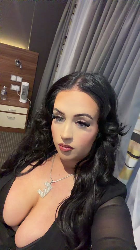 Post 3 by EAP BEAUTY🖤 on TikTok (video)
