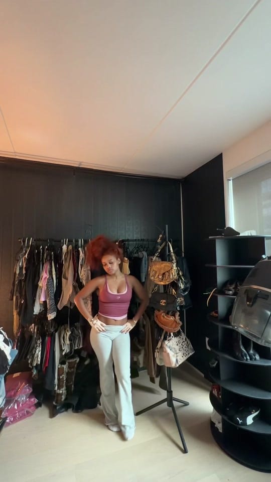 Post 7 by Em Lora on TikTok (video)