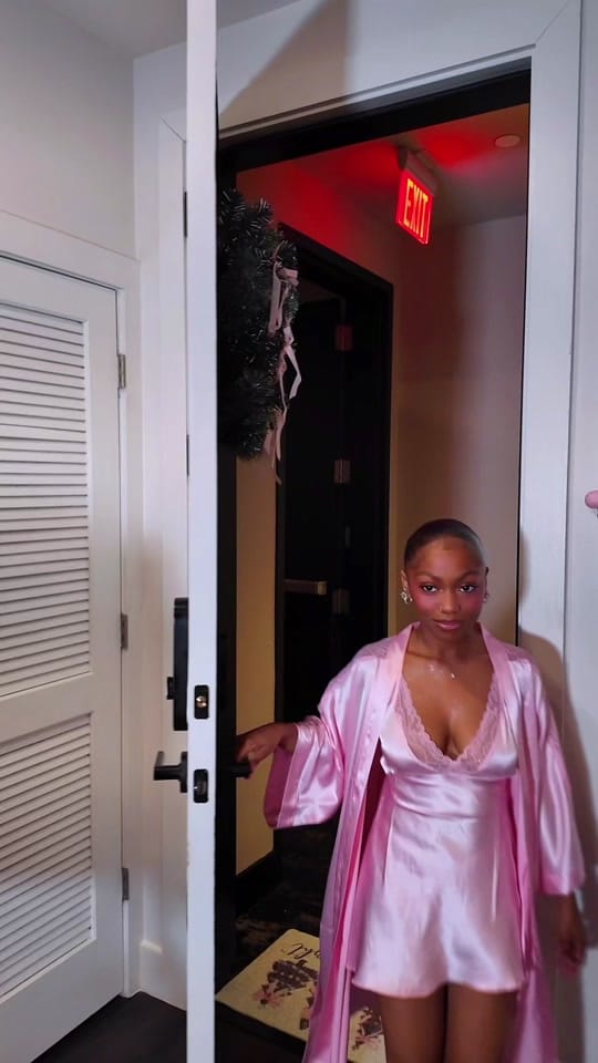 Post 8 by Mikaria on TikTok (video)