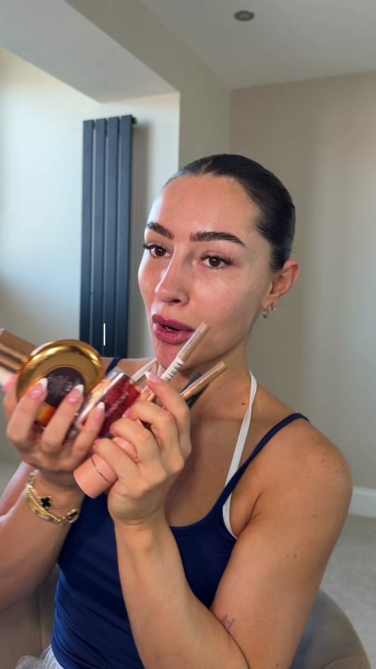 Post 6 by Chloe Louisè on TikTok (video)
