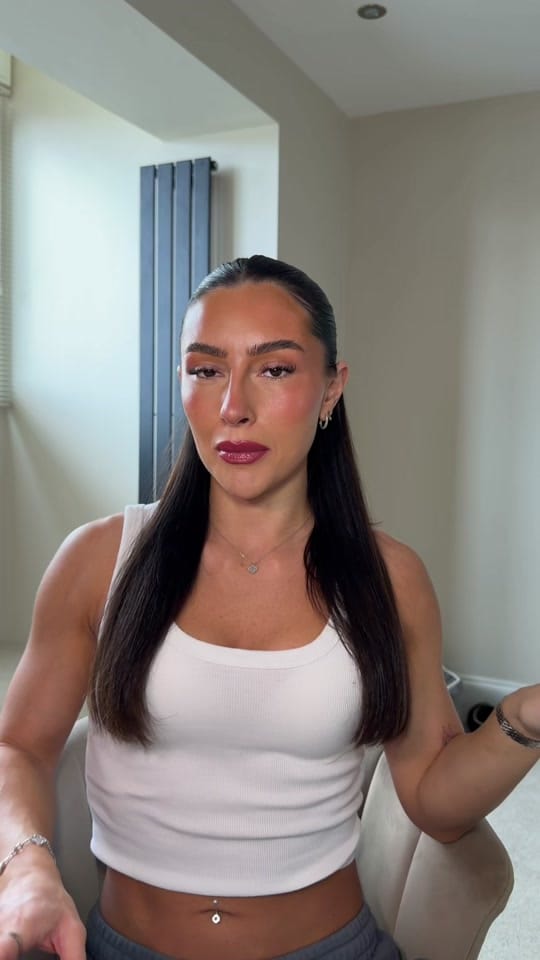 Post 4 by Chloe Louisè on TikTok (video)